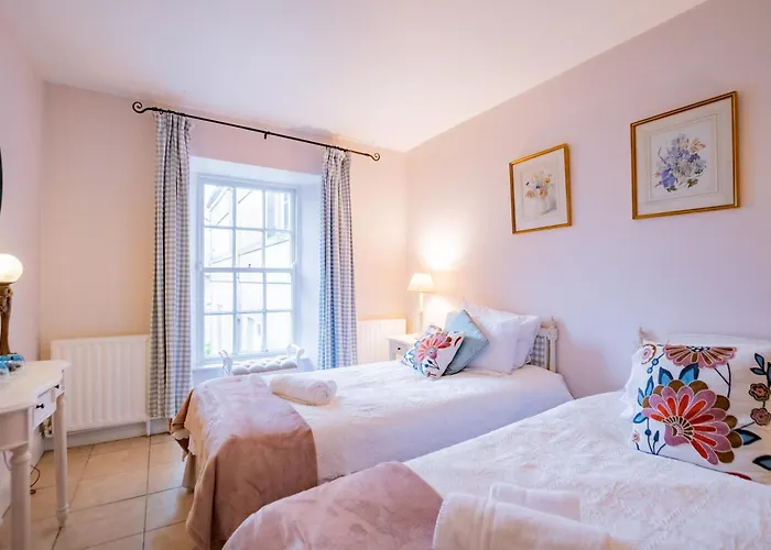 Loughcrew House Villa *